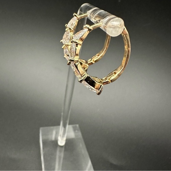 ✨ Gold Plated Hoop Earrings with Pear-Shaped White Stones Classic Sparkle Hoops - Picture 8 of 11